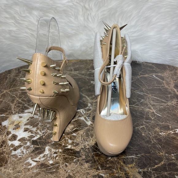 Go Jane 6” Spike Shoes - Picture 2 of 3